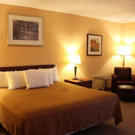 Sunlac Inn Lakota ภายนอก รูปภาพ